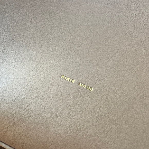 NWOT Pixie Mood Alicia Chic Tote Bag - Picture 3 of 6